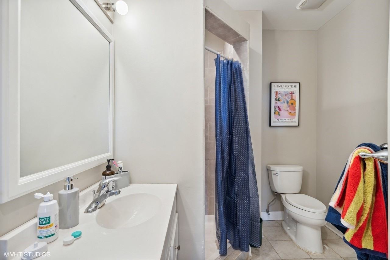 1156 W Grand Ave #301 - Photo 7 of 7