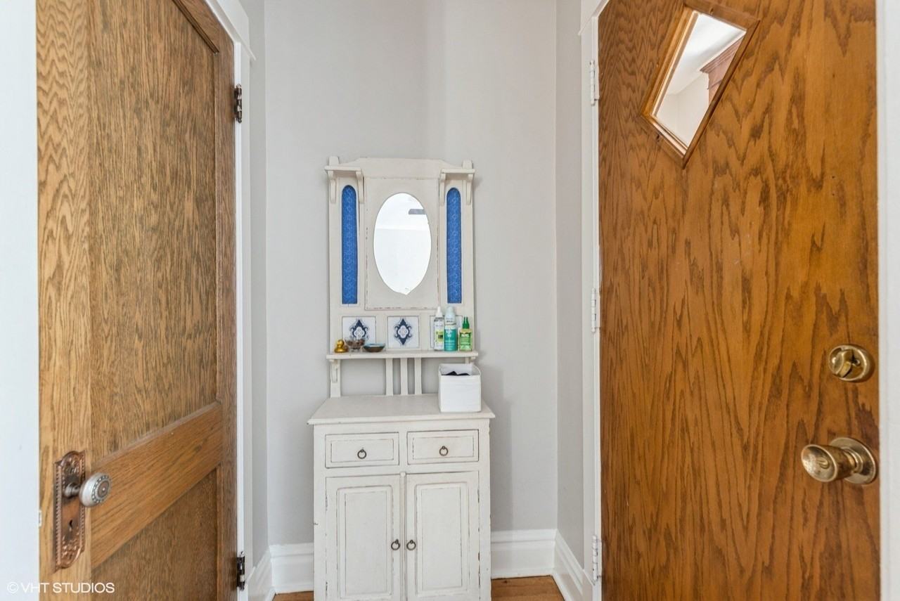 5230 N Wayne Ave #1 - Photo 5 of 24