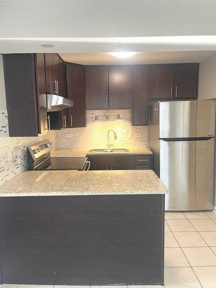 4644 Custer Ave #2N - Photo 2 of 11