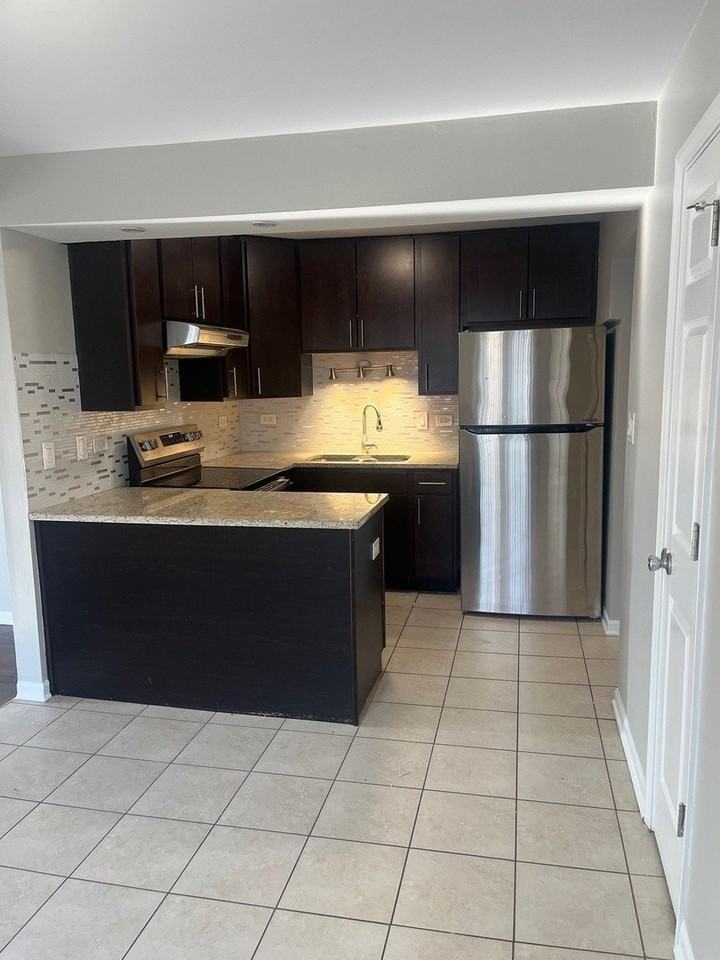 4644 Custer Ave #2N - Photo 3 of 11