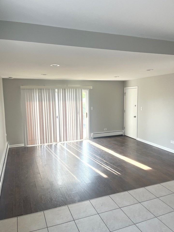 4644 Custer Ave #2N - Photo 5 of 11