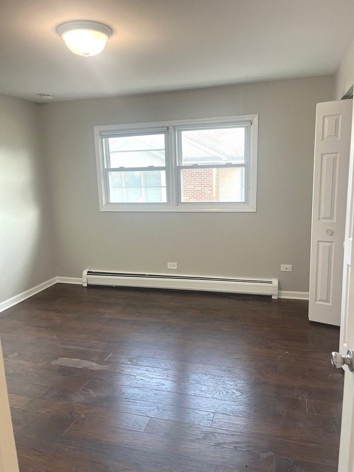 4644 Custer Ave #2N - Photo 6 of 11