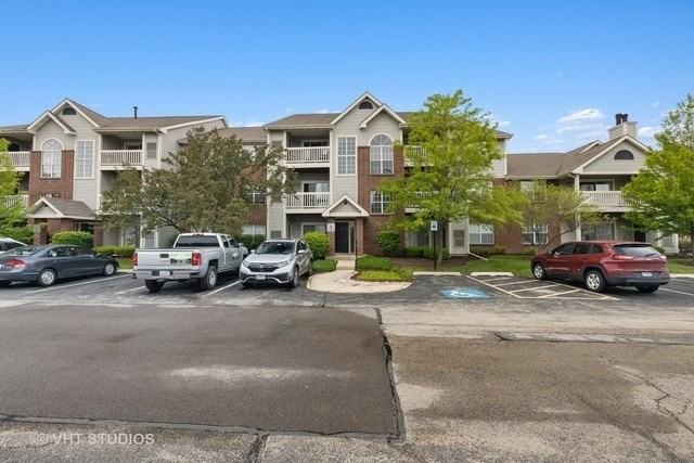 53 Kensington Cir #304 - Photo 2 of 36
