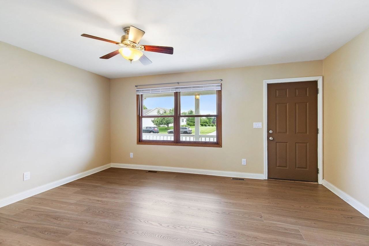 1435 Moluf St - Photo 2 of 16