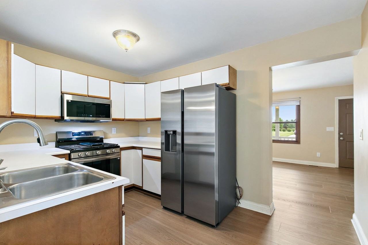 1435 Moluf St - Photo 4 of 16