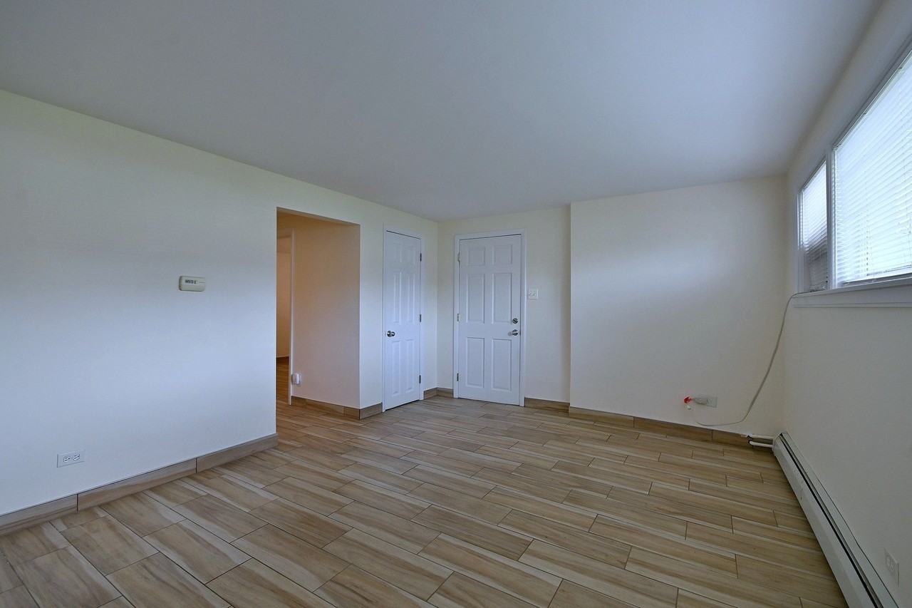 2033 N 74th Ave - Photo 6 of 18