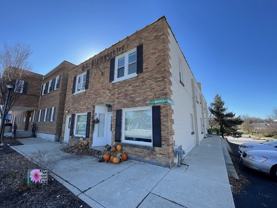 3S230 Warren Ave #2 - Photo 1 of 1