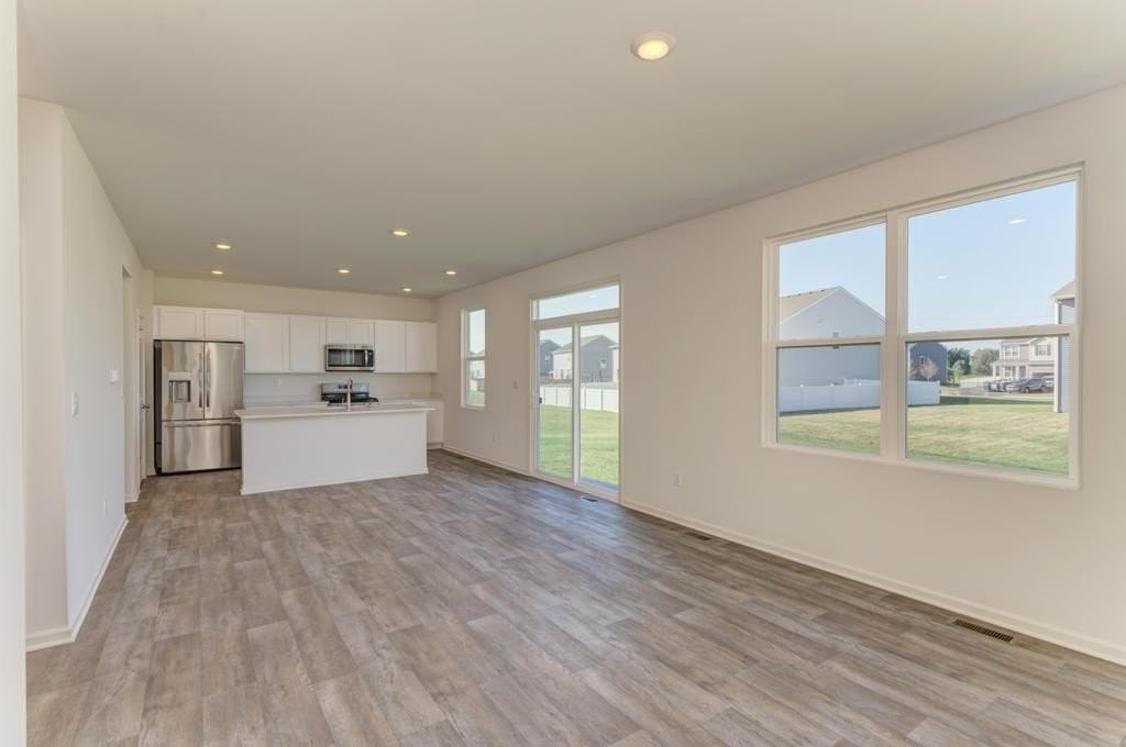1830 Canyon Creek Dr - Photo 2 of 28