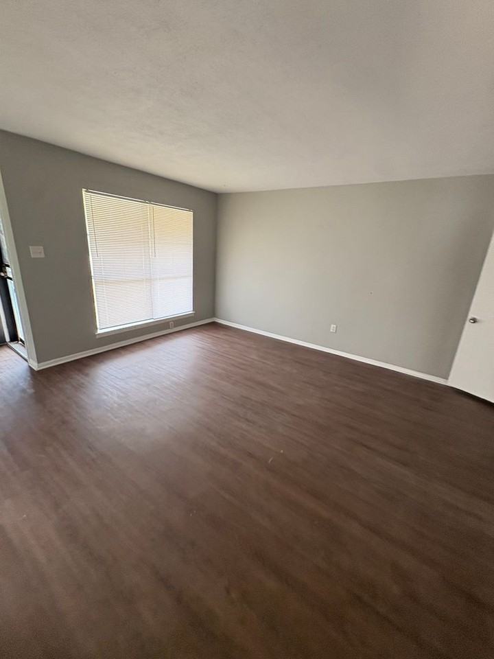 1841 S Perkins Rd - Photo 2 of 13
