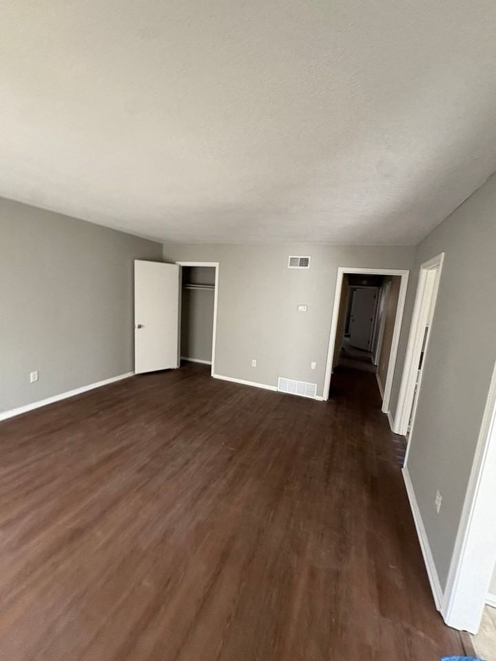 1841 S Perkins Rd - Photo 6 of 13
