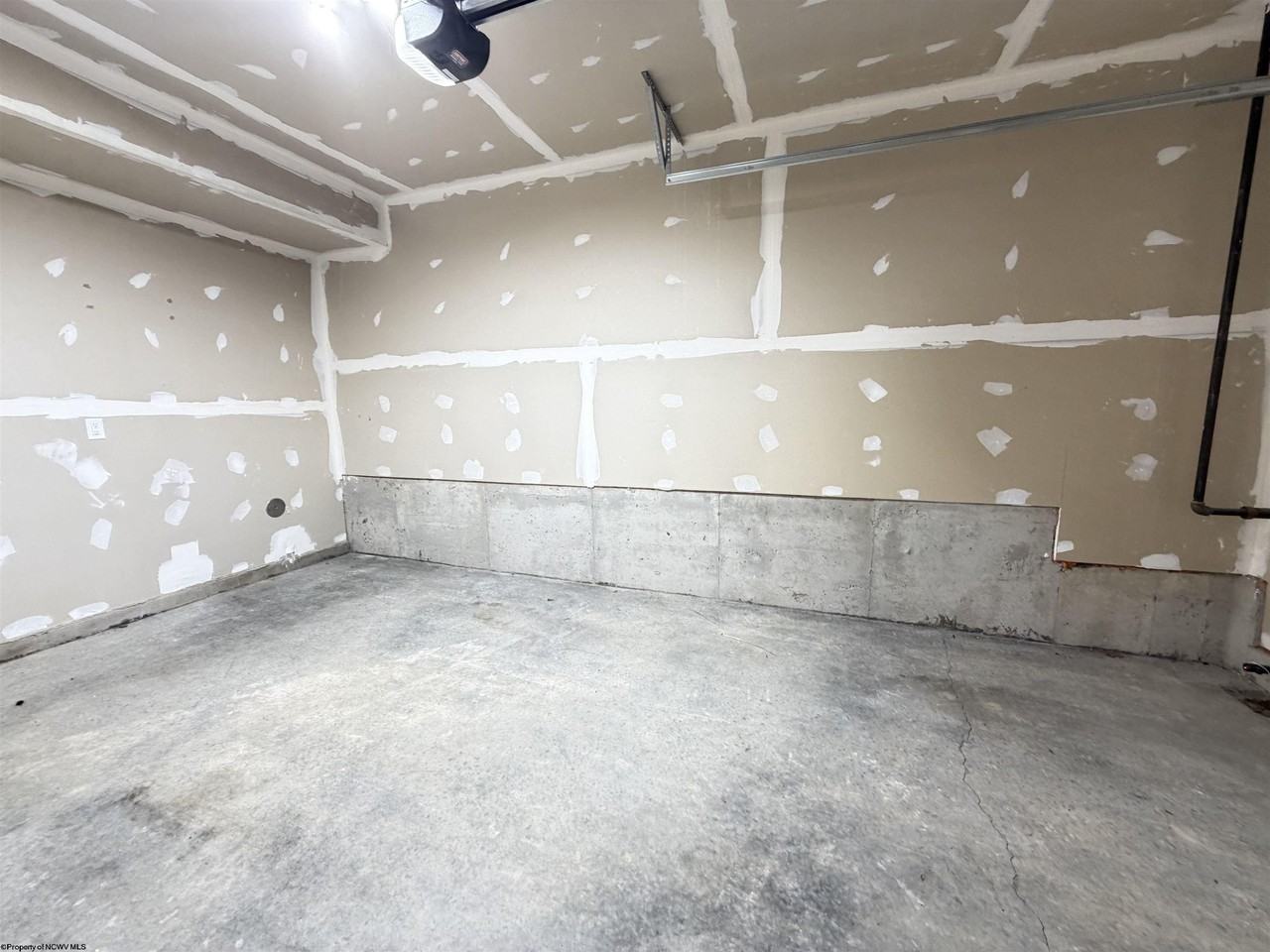 42 Dover Ct - Photo 3 of 26