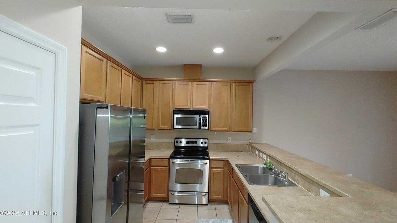 5976 Pavilion Dr - Photo 7 of 24
