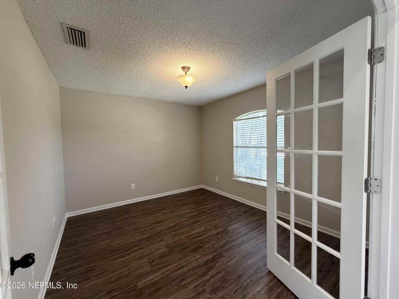 6902 Southern Oaks Dr W - Photo 2 of 19