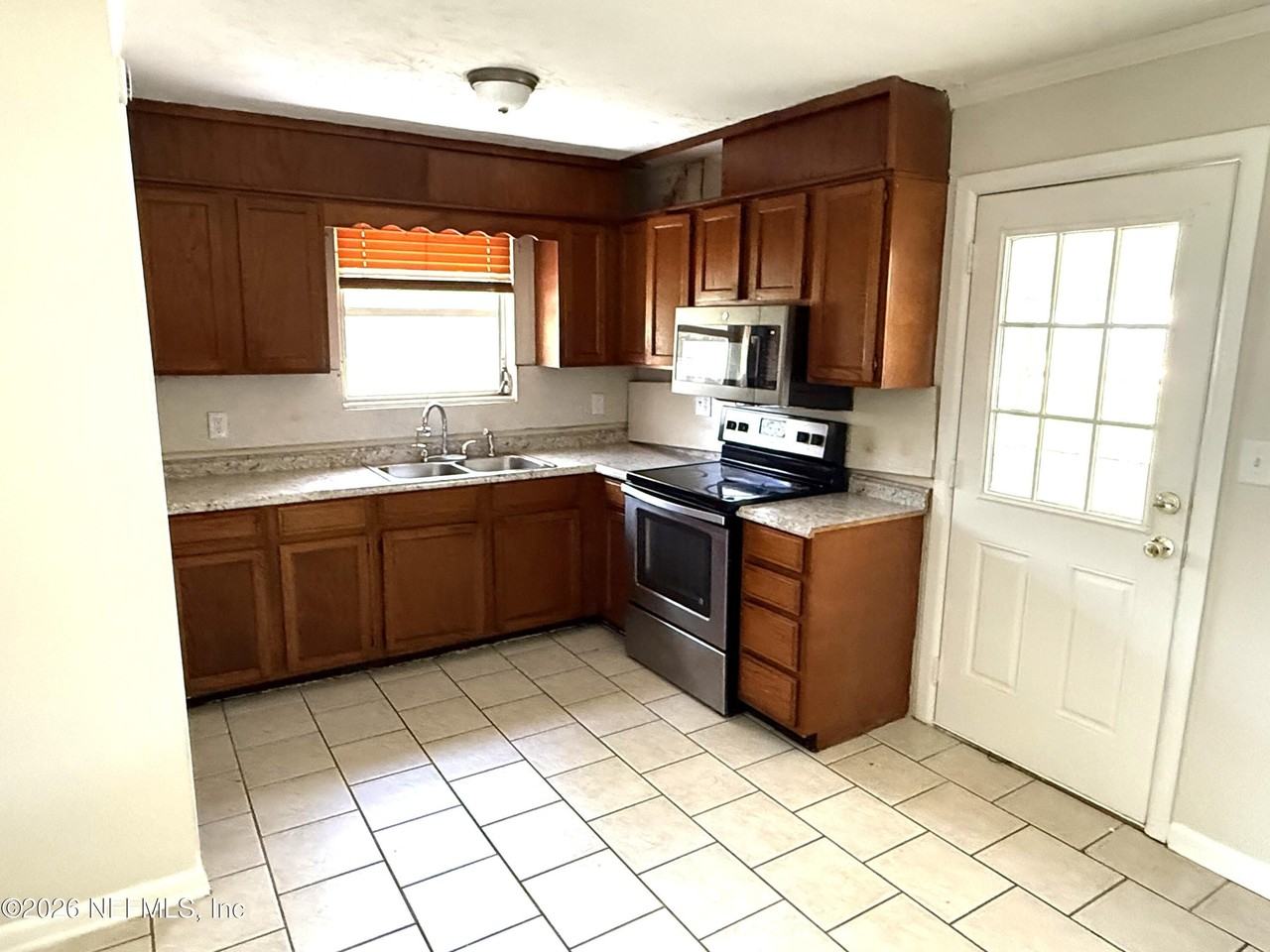4705 Herta Rd - Photo 5 of 14