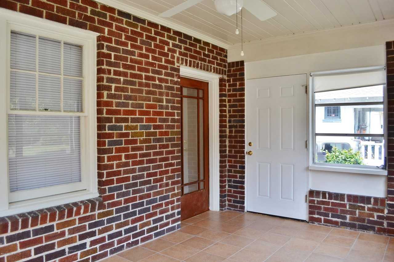 2559 Dellwood Ave - Photo 4 of 21