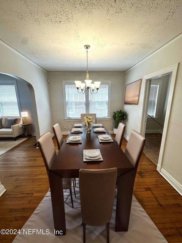 2559 Dellwood Ave - Photo 6 of 21