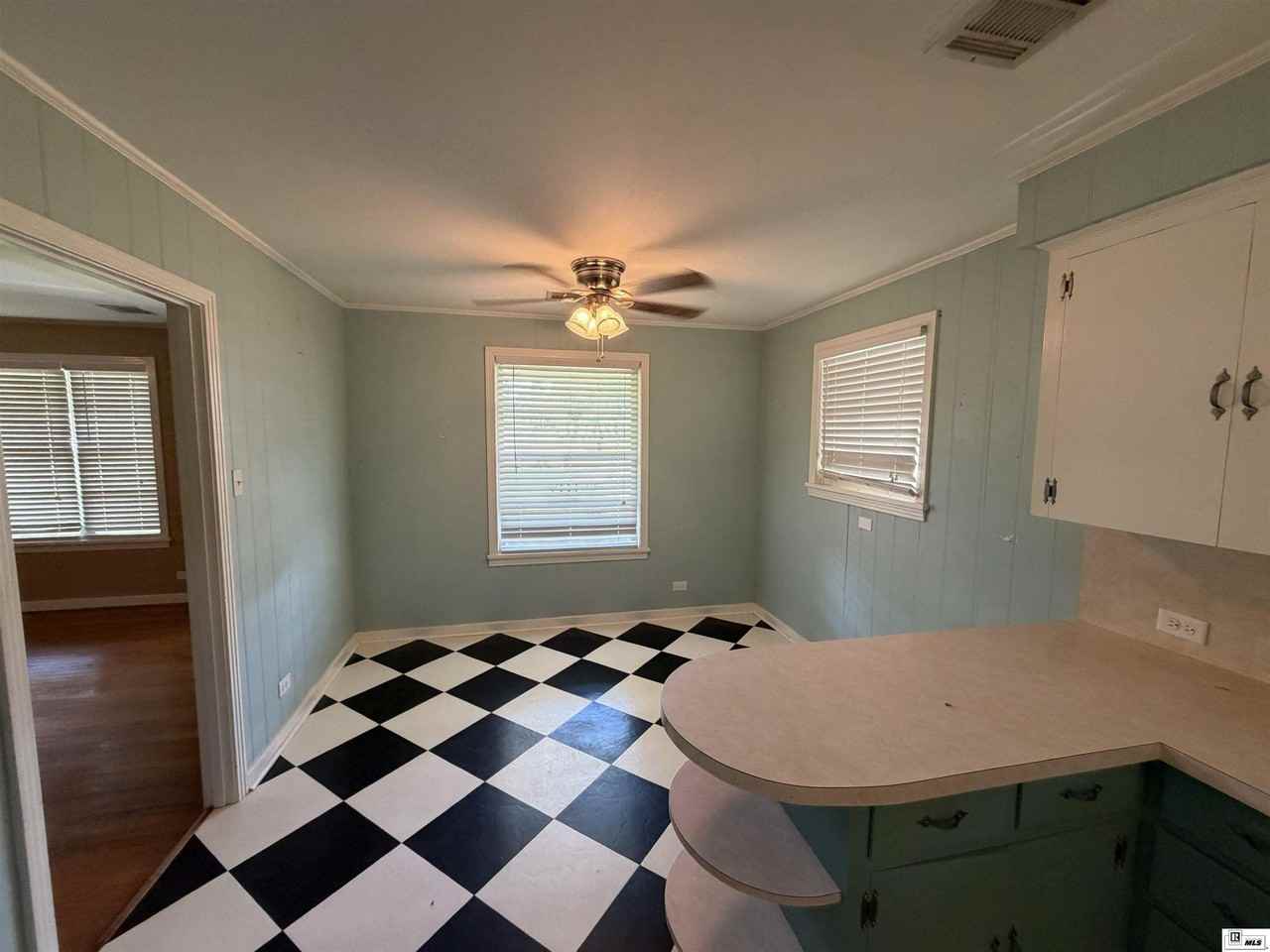 407 Audubon Ave - Photo 6 of 14