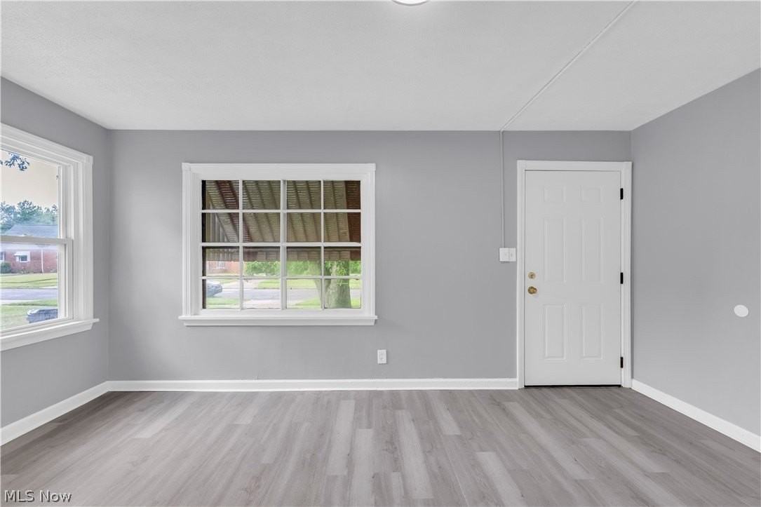 735 E 256th St - Photo 3 of 23