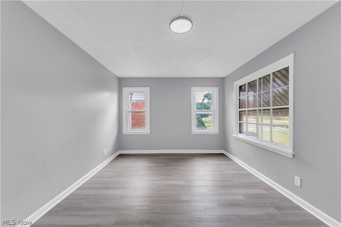 735 E 256th St - Photo 5 of 23