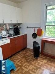 117 Christie St - Photo 5 of 9