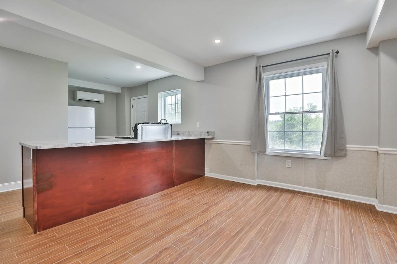 41A Howe Ln - Photo 7 of 15
