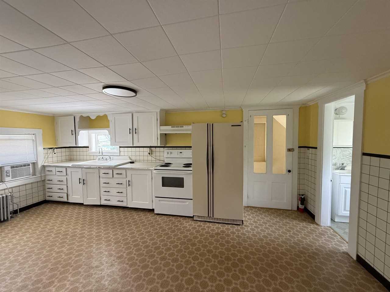 36 Jefferson St - Photo 3 of 12