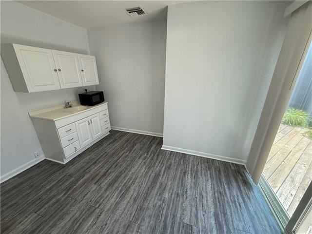 4304 S Claiborne Ave - Photo 5 of 10