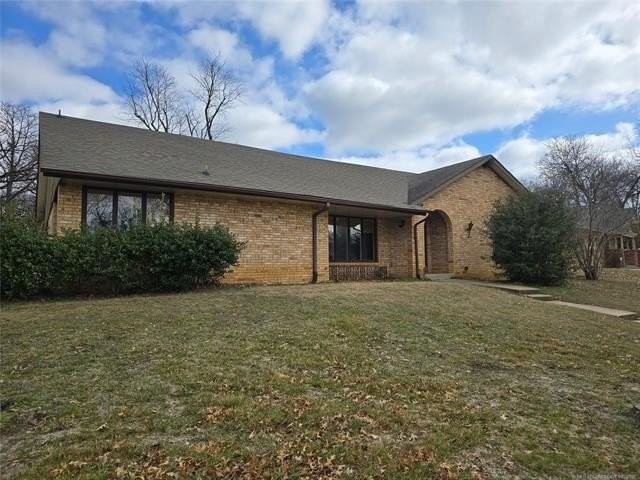 7805 S College Ave - Photo 2 of 15