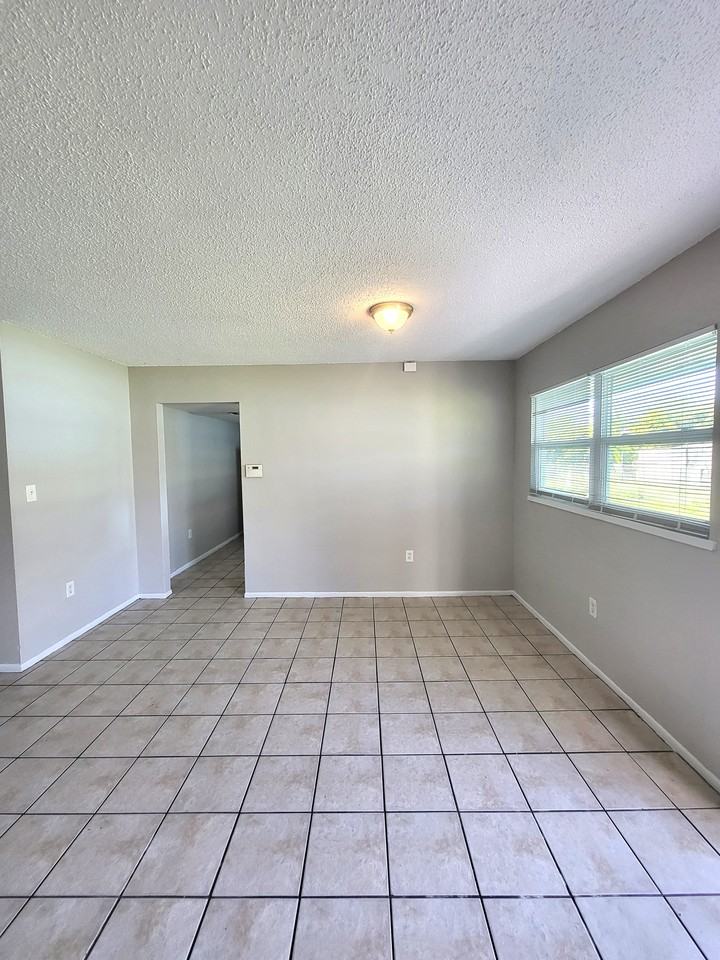 4130 Washington Ave #4130 - Photo 4 of 11