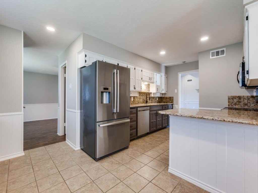 6707 Hillwood Ln - Photo 6 of 26