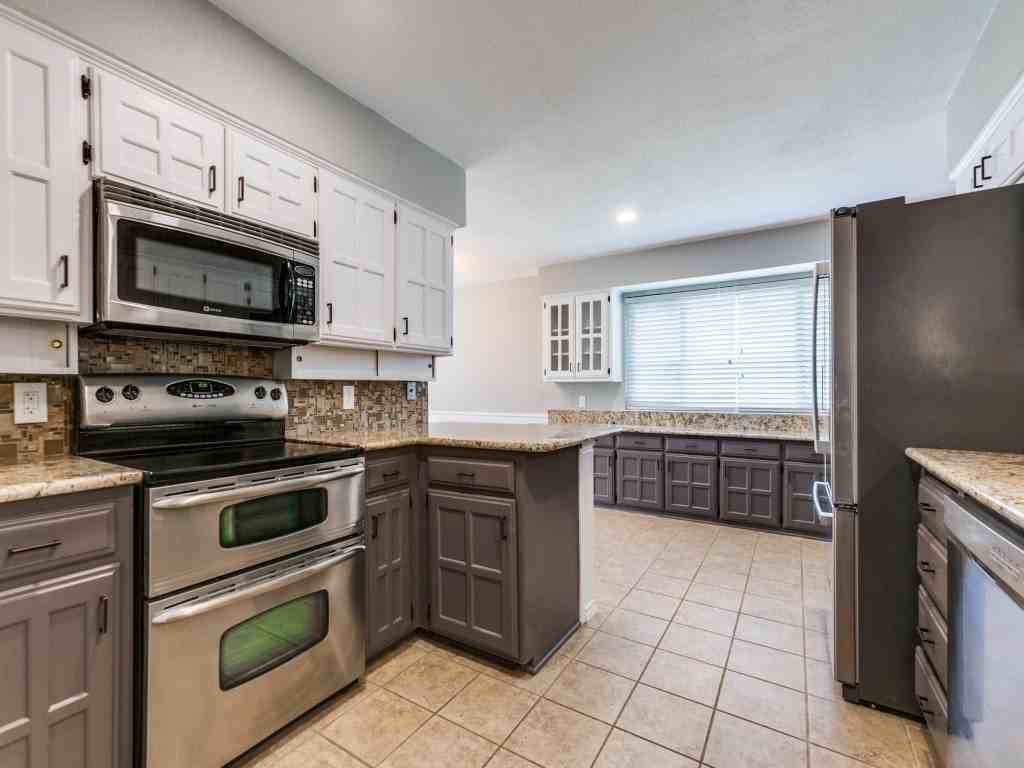 6707 Hillwood Ln - Photo 7 of 26
