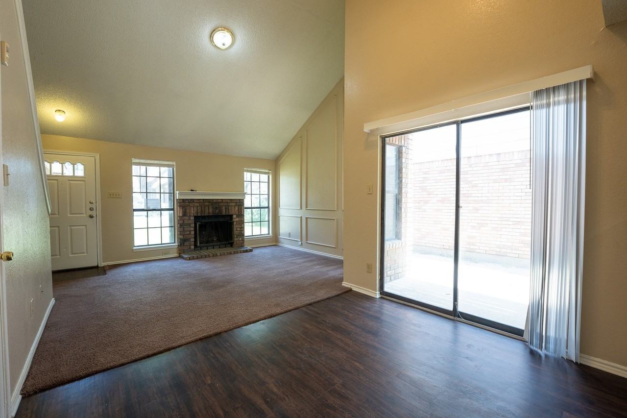 2140 Norcross Dr - Photo 6 of 10