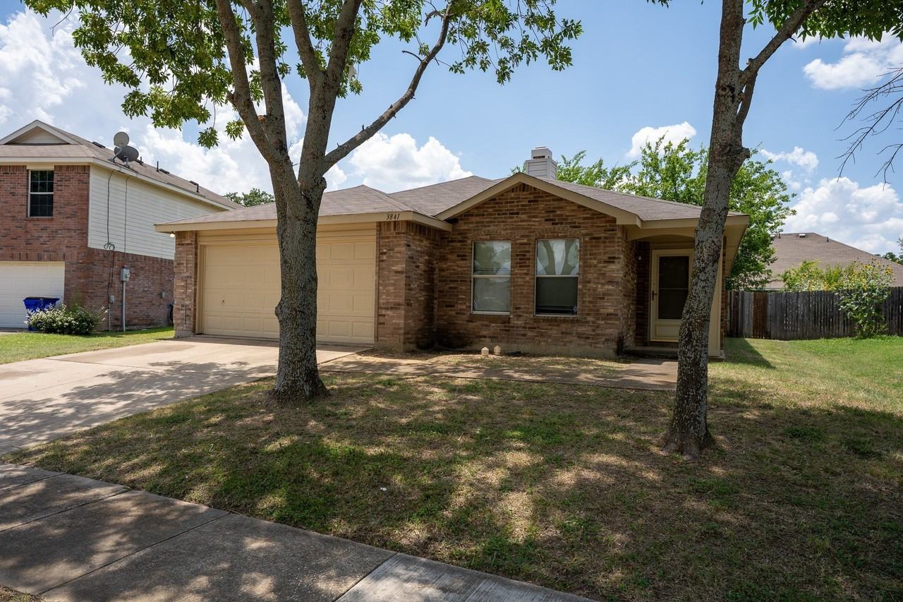 3841 Meredith Ln - Photo 2 of 11
