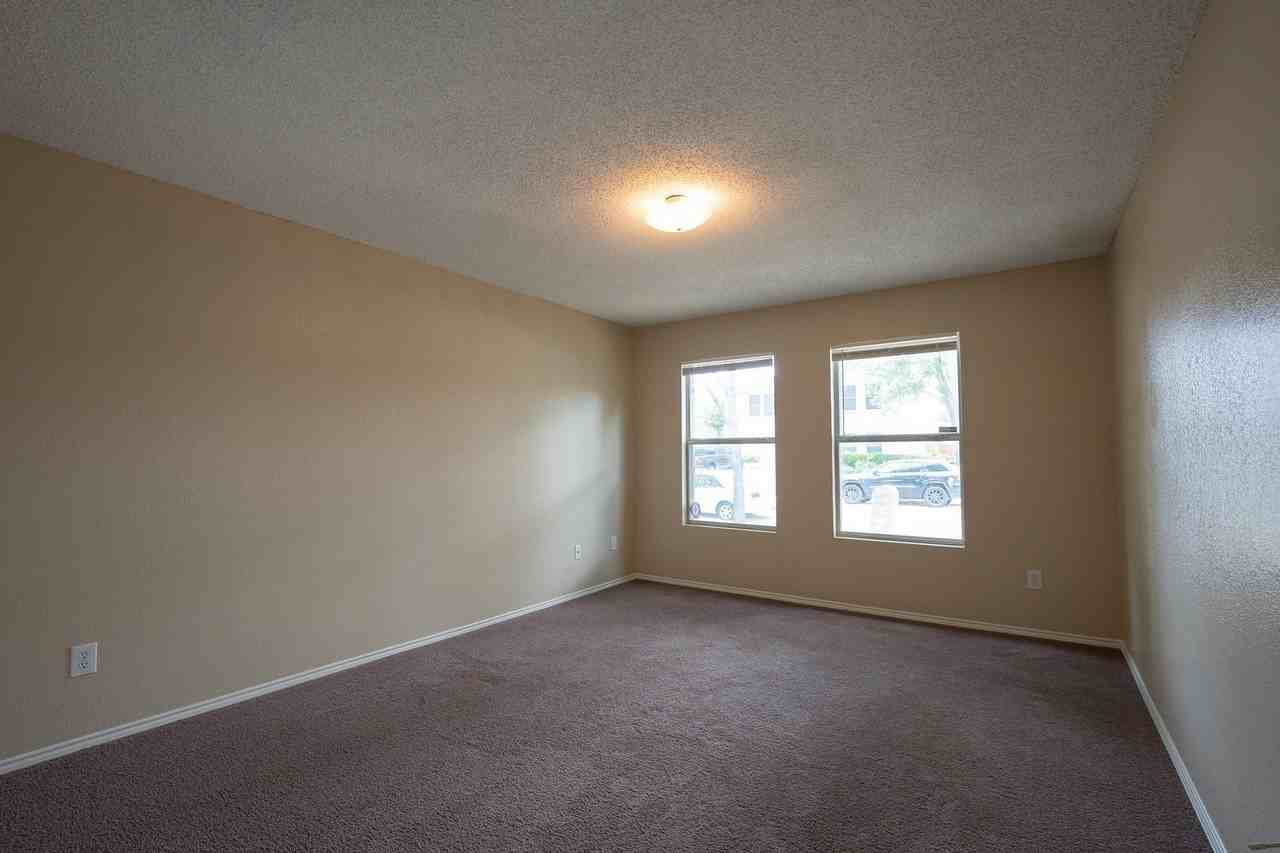 3841 Meredith Ln - Photo 6 of 11