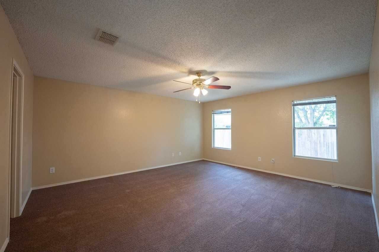 3841 Meredith Ln - Photo 7 of 11