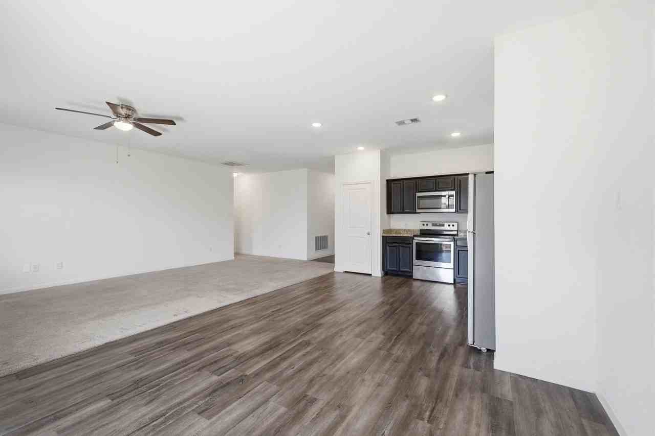 5325 Stone Meadow Ln - Photo 5 of 32