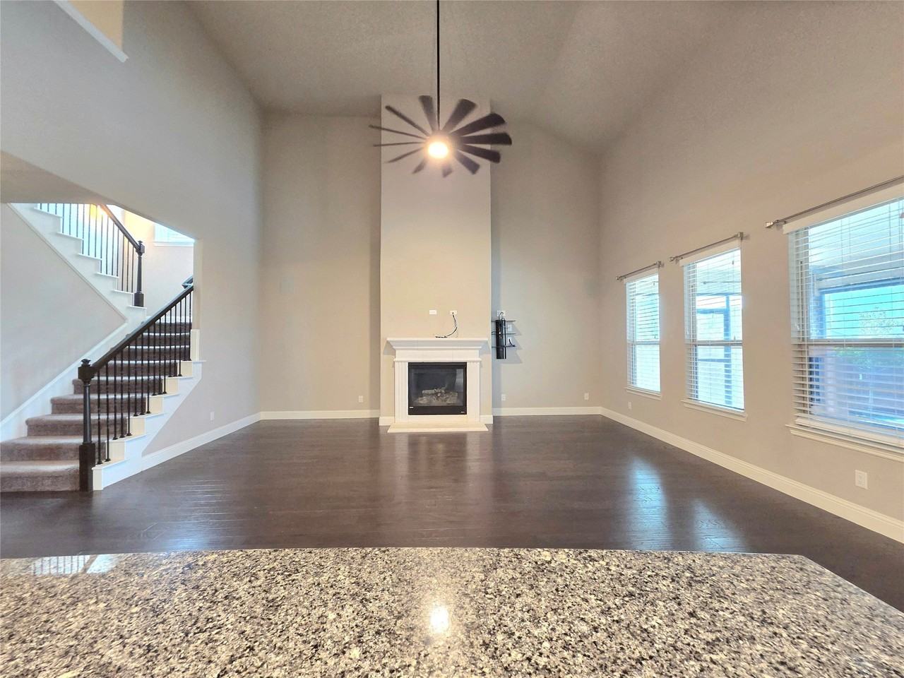 6916 Talon Dr - Photo 2 of 40