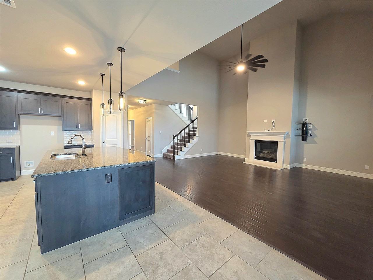 6916 Talon Dr - Photo 4 of 40