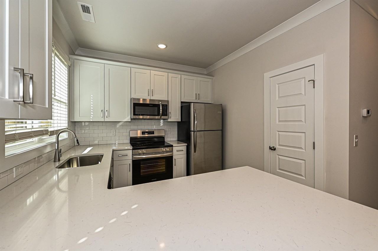 629 Colorado Ave #1 - Photo 6 of 19