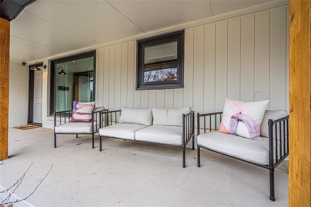 812 East Dr - Photo 4 of 31