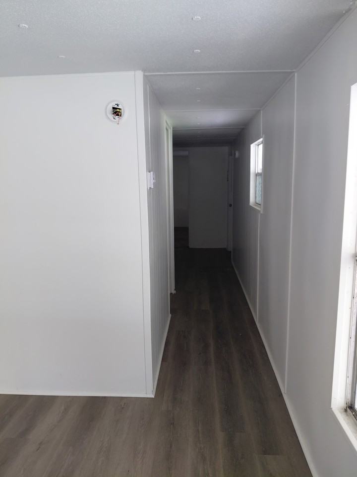 202 Monroe Ave - Photo 4 of 20