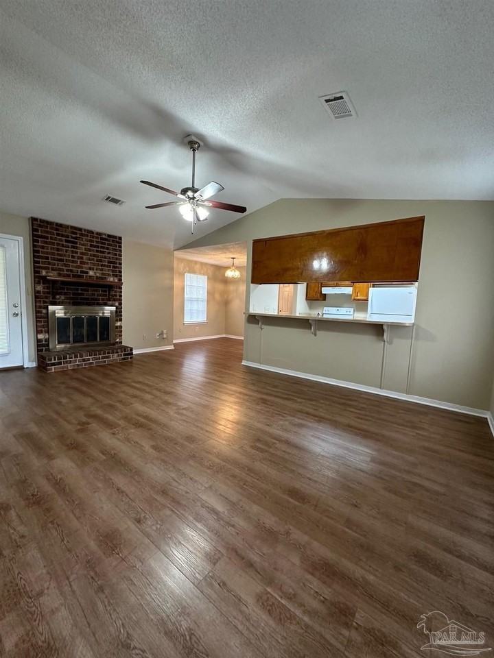 2374 Windstone Dr - Photo 3 of 14