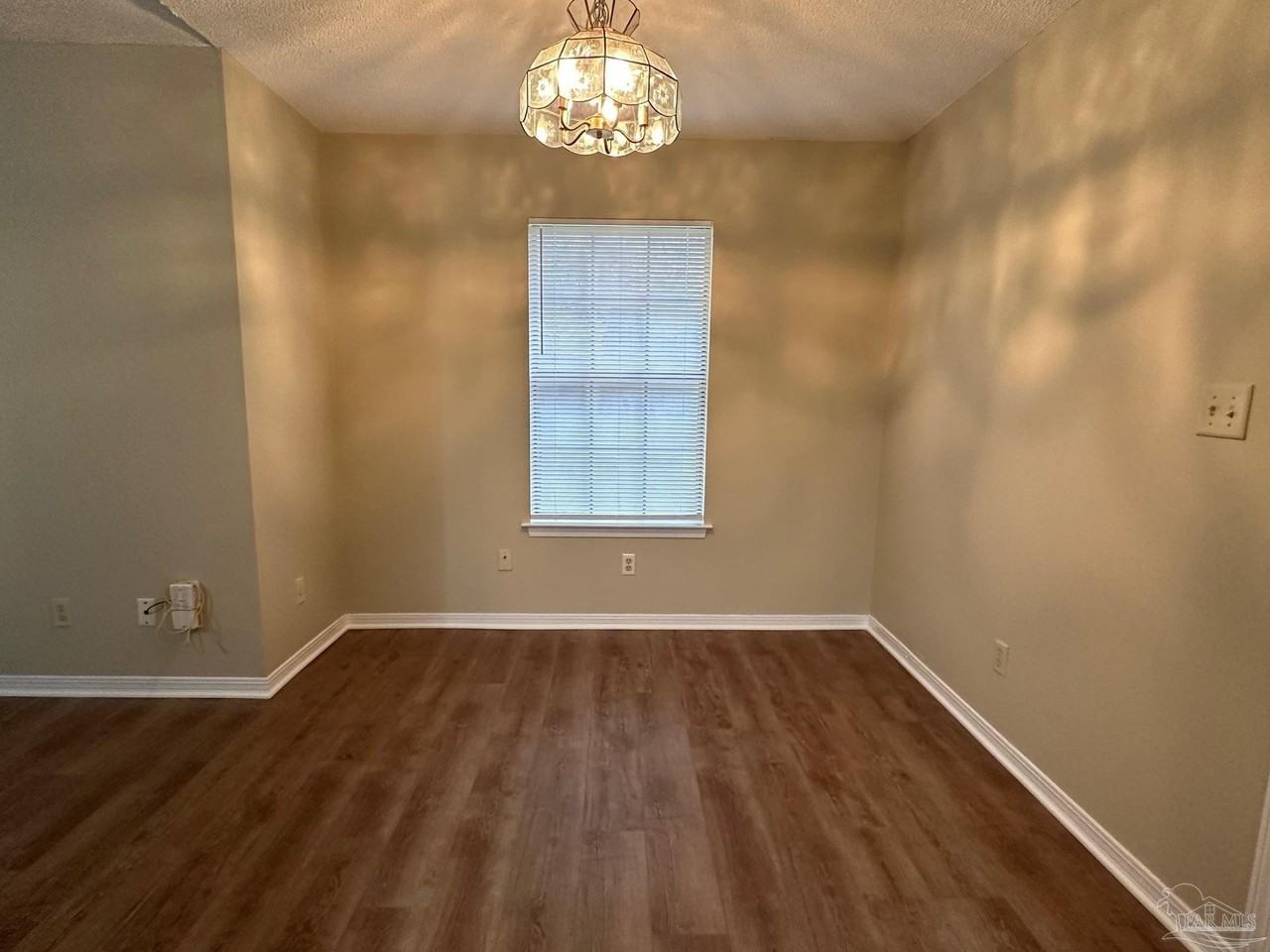 2374 Windstone Dr - Photo 4 of 14