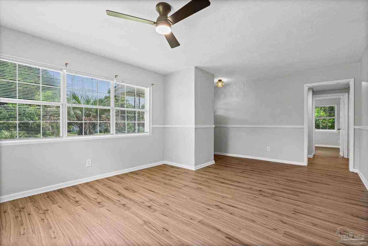 835 S Madison Dr - Photo 3 of 19