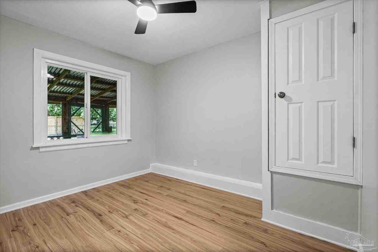 835 S Madison Dr - Photo 7 of 19