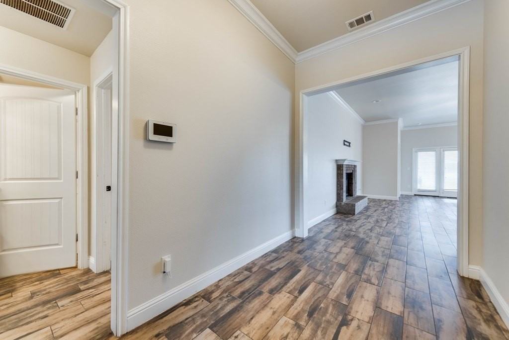 6901 Cattleman Dr - Photo 4 of 32