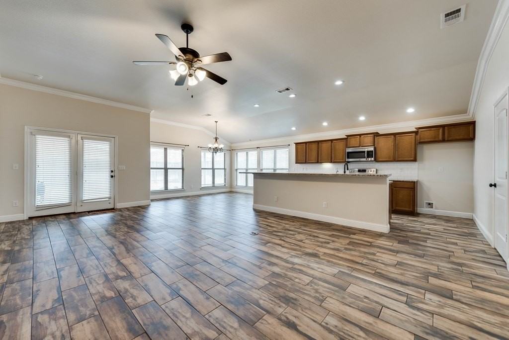 6901 Cattleman Dr - Photo 5 of 32