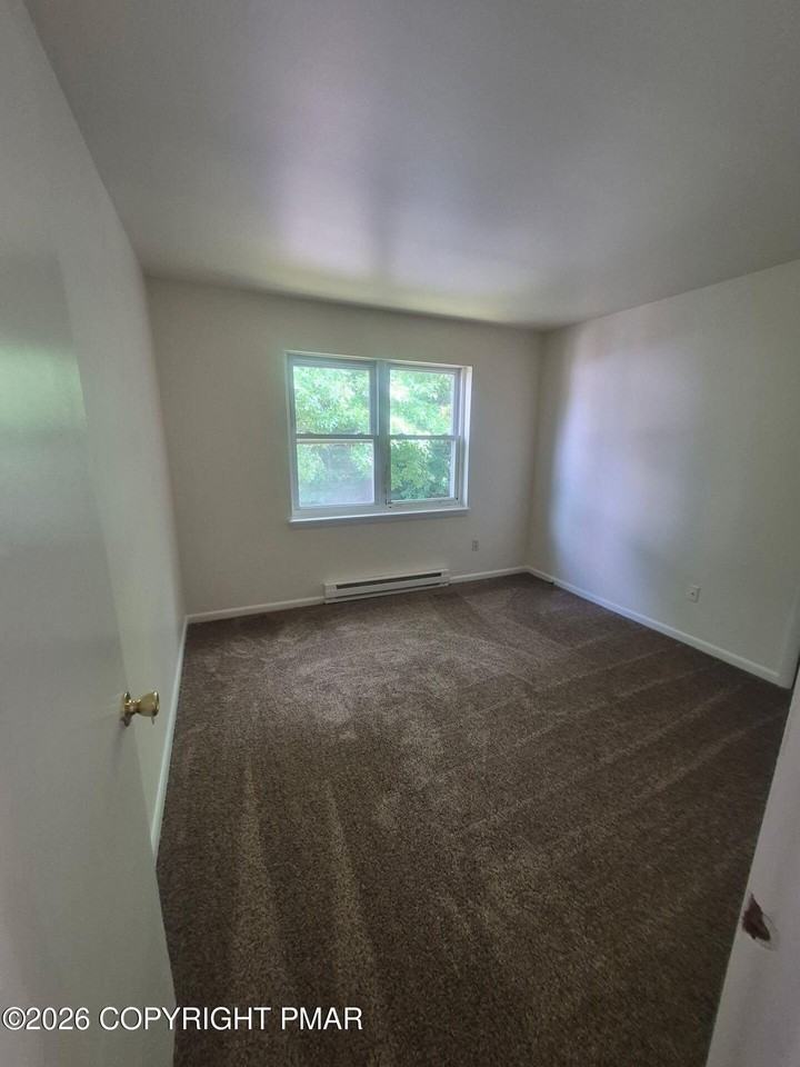 404 Woodcliffe Ave #1-202 - Photo 6 of 8