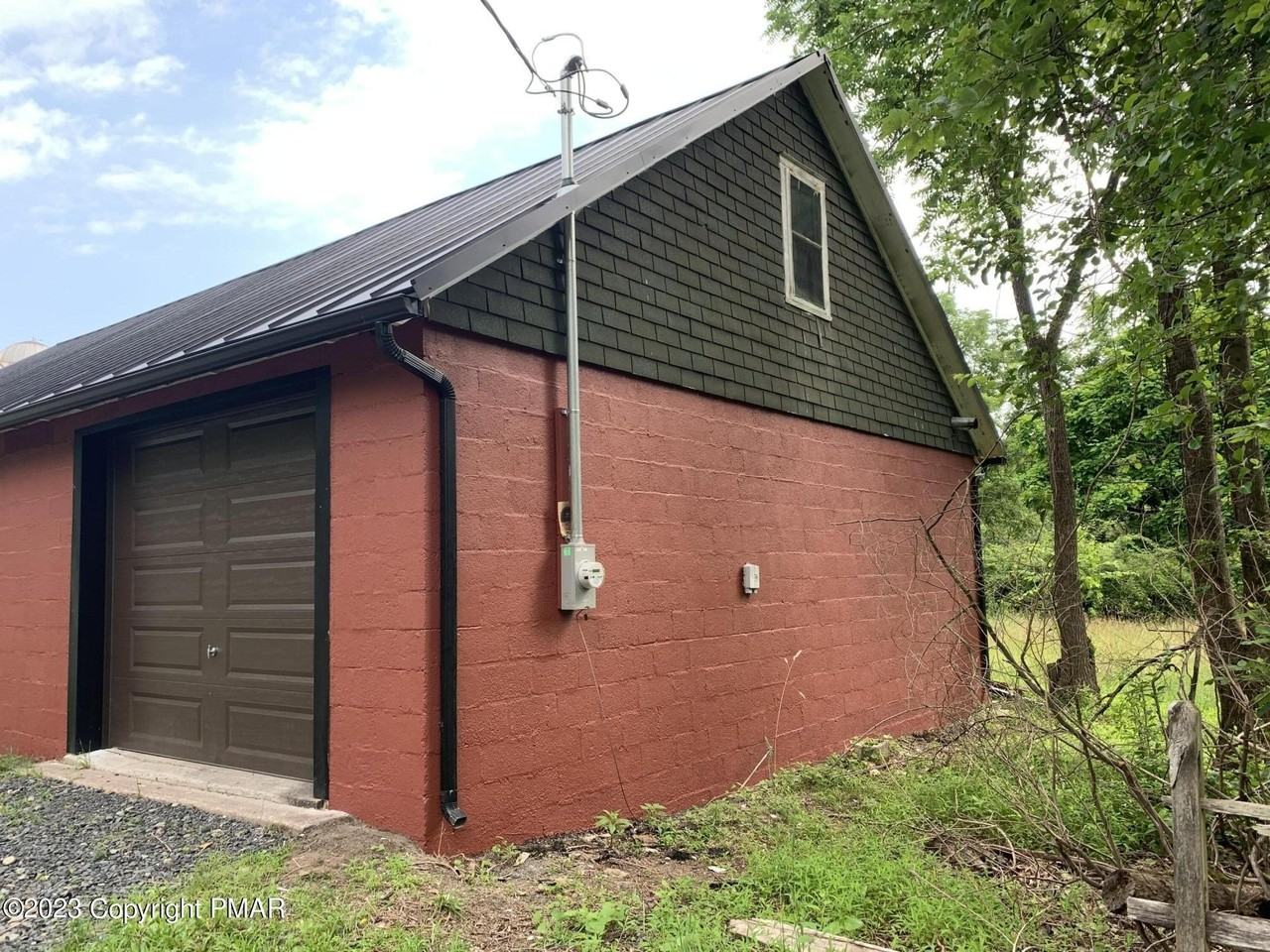 194 Doll Rd - Photo 2 of 9