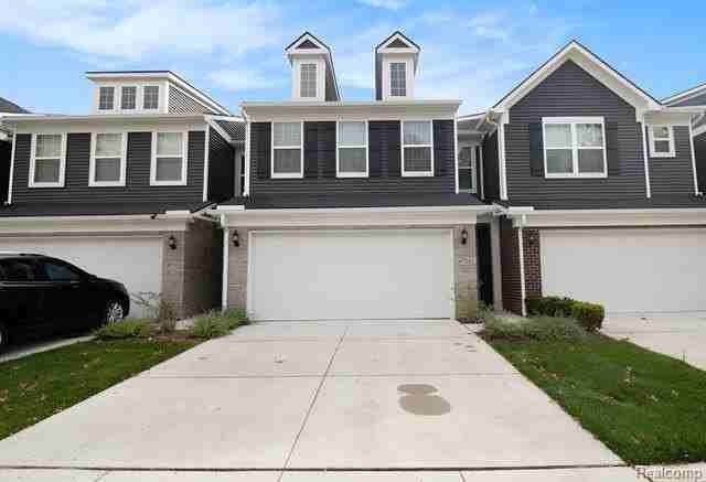 4759 Glenora Dr - Photo 2 of 26